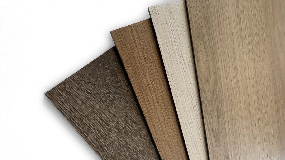 Piso Laminado, Vinílico, Cerâmico ou Cimento Queimado: Qual Escolher (e Quanto Custa Manter em 10 Anos)